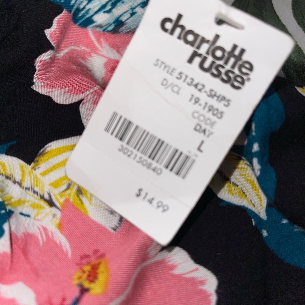 Short Set *never worn - Picture 2 of 2